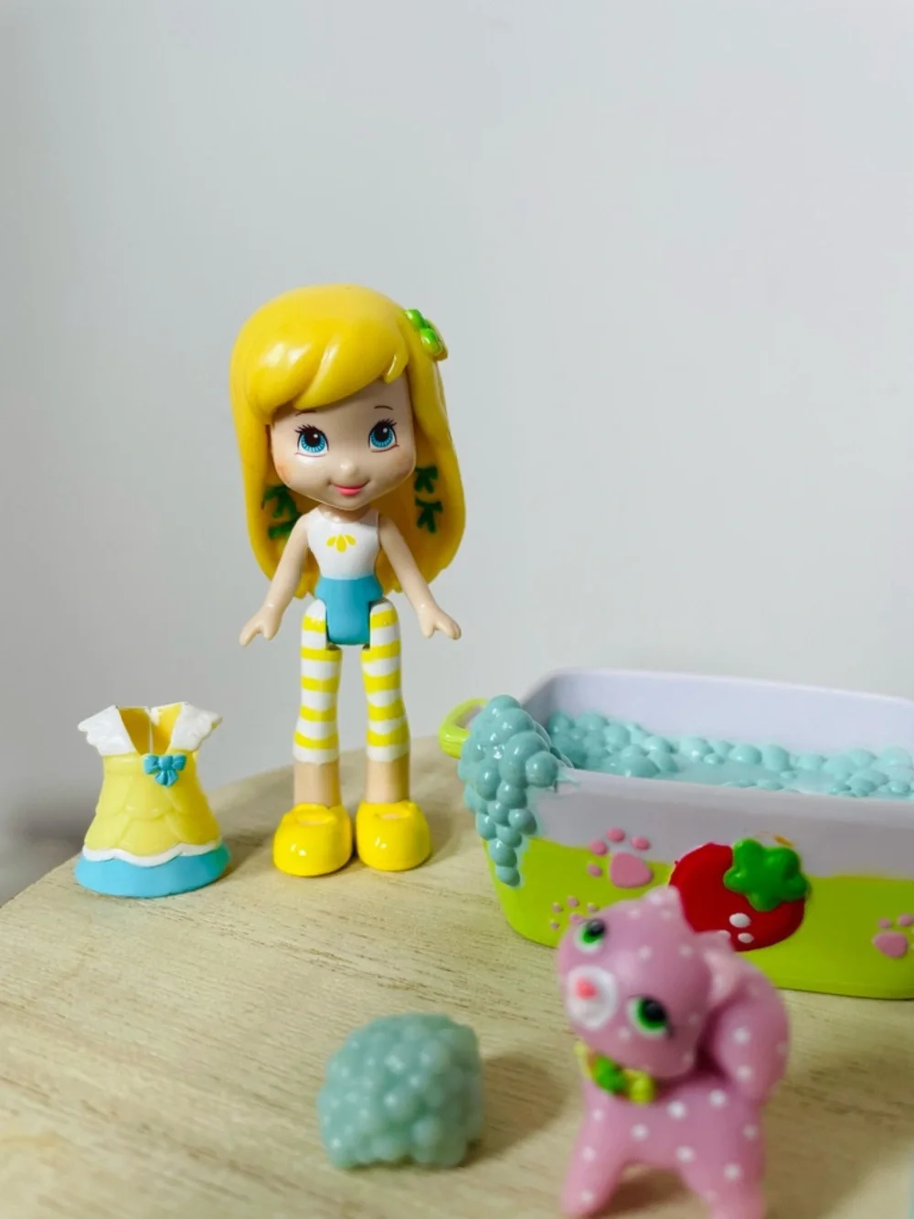 2009 Strawberry Shortcake Berry Bubbly Bath Lemon Meringue Doll Custard Complete